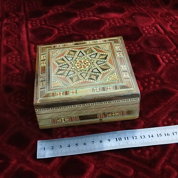 Mosaic box - handmade - Damascus mosaic - Jordan - Afghani - alafghani Amman - afghani online - صندوق موزاييك